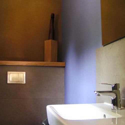 Badezimmer mit Waschbecken